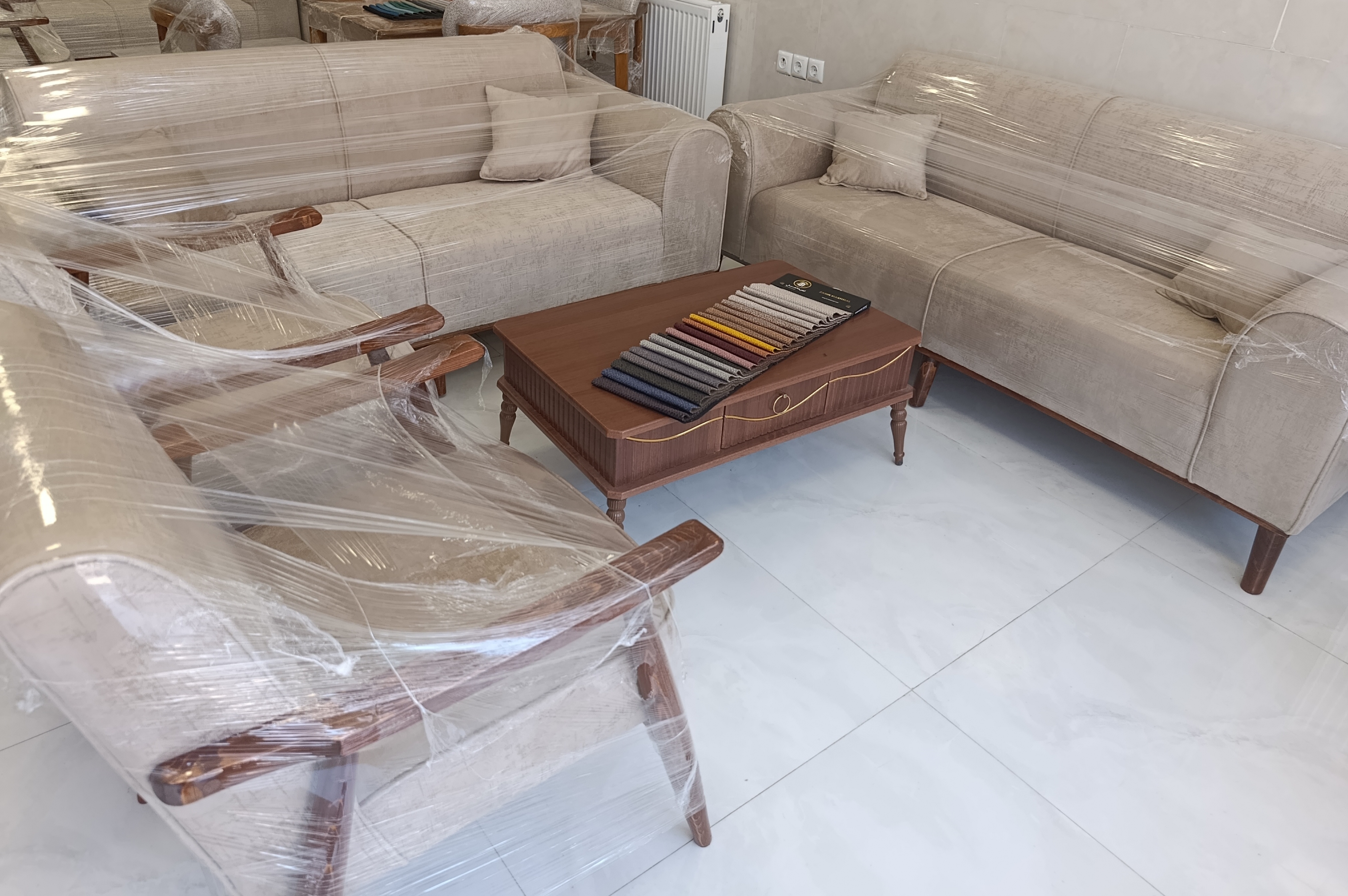 مبلمان مینیمال آرمیس
