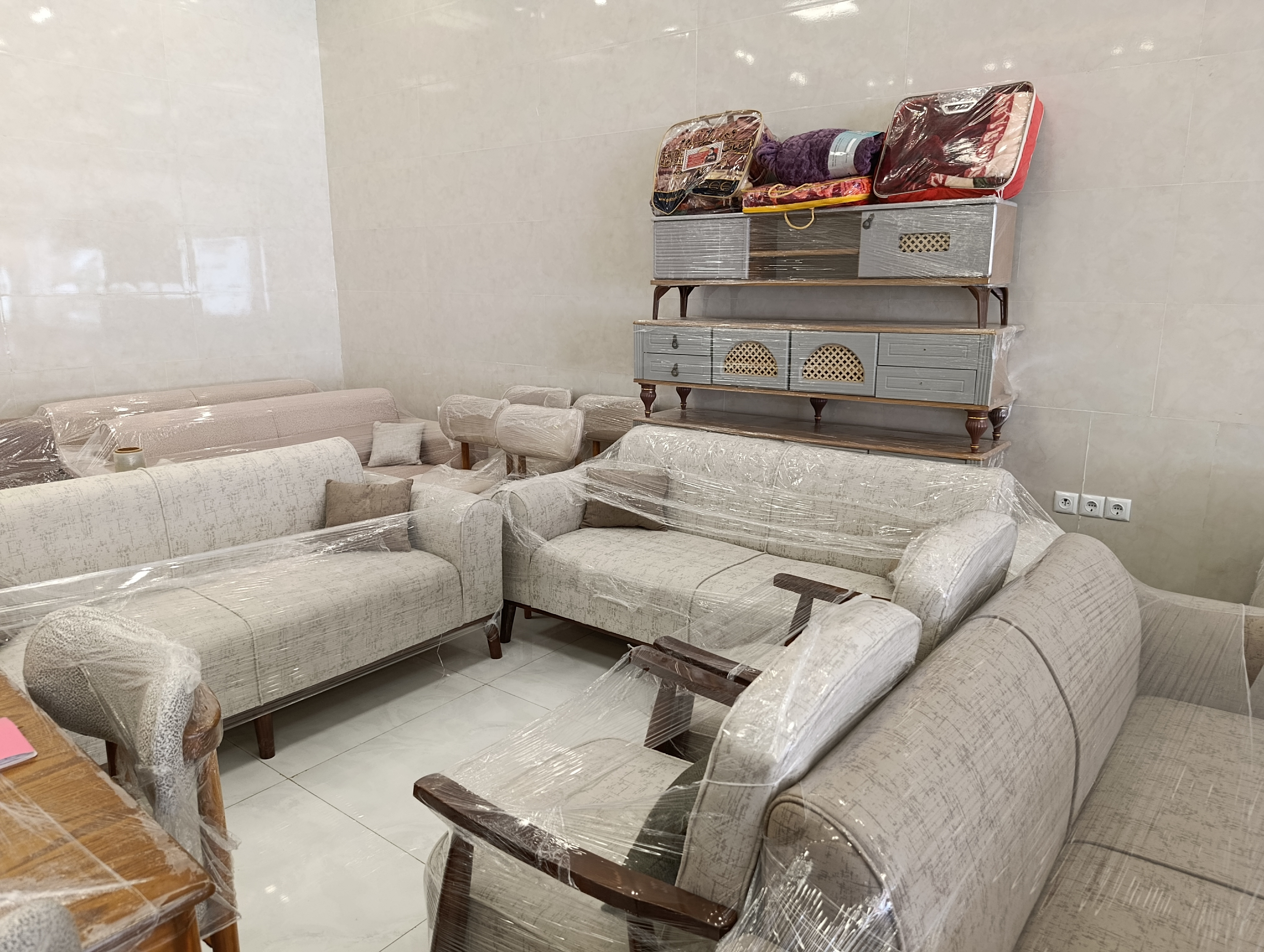 مبلمان مینیمال آرمیس