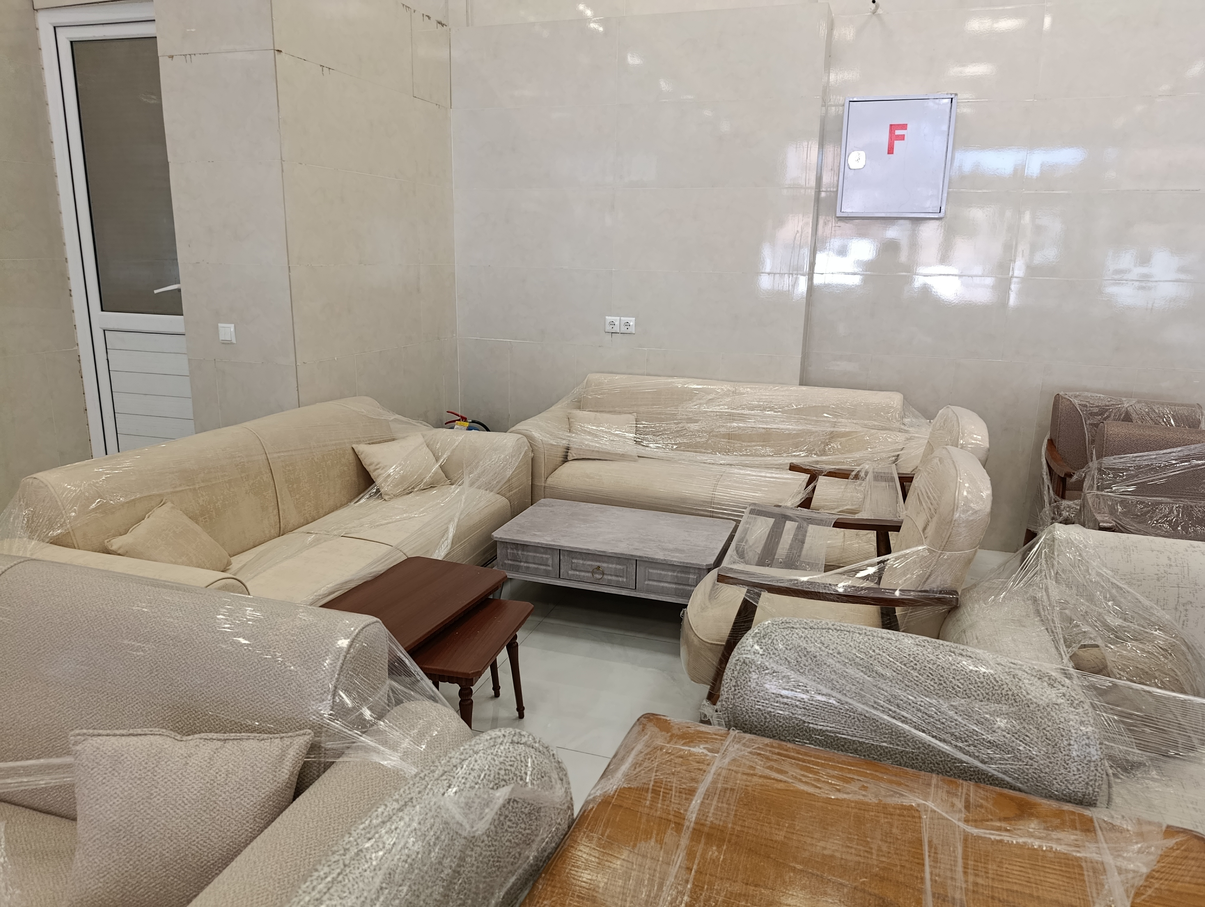 مبلمان مینیمال آرمیس